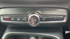 Volvo XC40 2.0 B4P Ultimate Dark 5dr Auto Petrol Estate